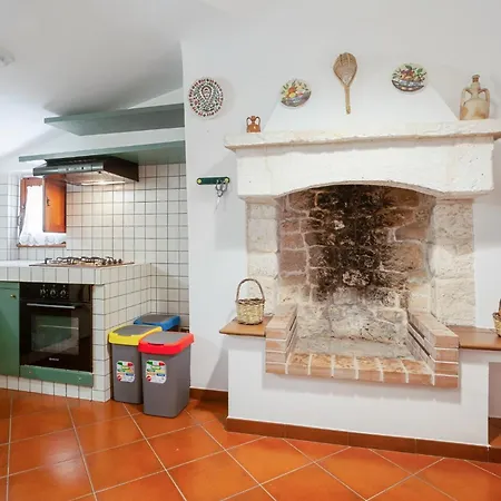 Guesthost - Trulli La Ghianda * Noci