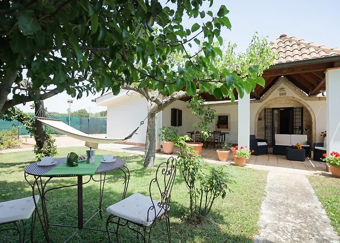 Guesthost - Trulli La Ghianda Vakantiehuis Noci